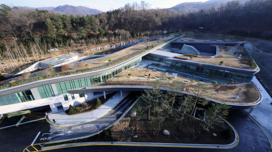 서울서 천안까지 원정화장…턱없이 부족한 화장시설 