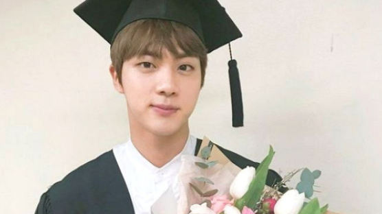 'Honor Student' BTS JIN, Who Steadily Had School Life Even In The Tight Schedule