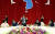마술사 최현우가 19일 오후 평양 목란관에서 환영 연회에서 문재인 대통령 내외와 김정은 국무위원장 내외에게 마술을 선보이고 있다. 2018.9.18 [사진 청와대]
