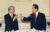 1995년 당시 도 므어이 베트남 공산당 서기장(왼쪽)과 김영삼 대통령(오른쪽)이 청와대에서 만나 건배를 들고 있다. [중앙포토]
