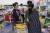 지난달 평양 슈퍼마켓에서 장을 보고 있는 북한 주민들 [AP=연합뉴스]