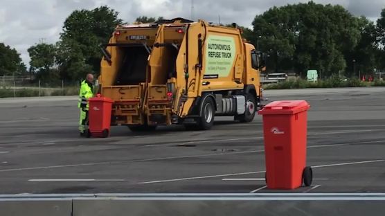 스웨덴 골목 쓰레기통, 무인 청소차가 치운다