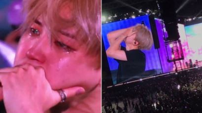 Jimin Cried His Eyes Out at '40,000 ARMYs' Who Filled the New York Stadium 