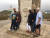 호카곶의 십자가 기념비 앞에서 사진을 찍으려는 사람이 줄을 서 있다. [사진 박재희]