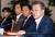 문재인 대통령이 10일 오전 청와대에서 열린 수석보좌관회의서 발언하고 있다. 청와대사진기자단