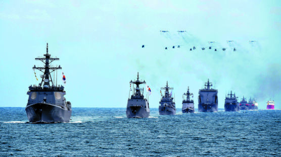 [사진] 제주 국제관함식 … 13개국 함정 41척 참여
