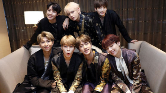 "I Am Also ARMY♥"...'10 World Stars' Who Proved That They Are BTS' Fans