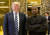  2016년 트럼프 타워에서 만난 도널드 트럼프 대통령과 카니예 웨스트. [AP=연합뉴스]