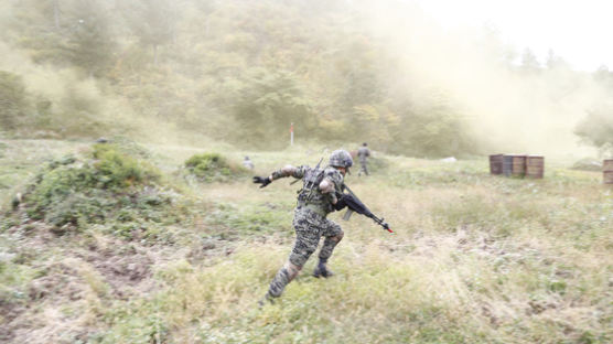 남북한 군인 25명 총격전…실전같은 30분 지난 뒤 최후 승리는