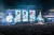 1세대 아이돌의 대표 라이벌 두 팀이 13~14일 서울 잠실에서 나란히 공연을 펼쳤다. 17년 만에 올림픽주경기장에서 10만 관객과 만난 H.O.T. [사진 각 기획사]