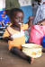 코트디부아르 어린이가 유니세프 프로그램을 통해 건강한 식사를 하고 있다. ⓒ UNICEF/UN0241731/DEJONGH