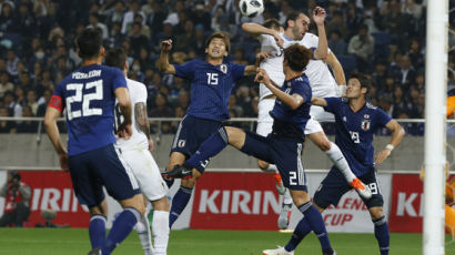 ‘미나미노 멀티골’ 일본, 우루과이에 4-3 승리
