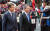 이탈리아를 공식 방문중인 문재인 대통령이 17일 오후(현지시간) 총리궁인 팔라조 키지에서 주세페 콘테 총리와 의장대를 사열하고 있다. 청와대 사진기자단