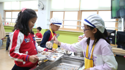 무농약 쌀, 저염 반찬 … 안양 친환경 급식, 학생도 부모도 “좋아요”