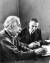 프린스턴 고등연구소는 ‘원자폭탄의 아버지’로 불린 로버트 오펜하이머(오른쪽)와 알베르트 아인슈타인 등이 거친 곳이다.[중앙포토]