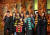 호서와트 총괄기획부 학생들이 추연우(앞줄 왼쪽)·최찬이(앞줄 오른쪽) 소년중앙 학생모델과 포즈를 취했다.