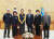 지난 1월 문재인 대통령이 청와대에서 김명환(왼쪽 셋째)워원장 등 민노총 지도부를 만났다. [사진 청와대]