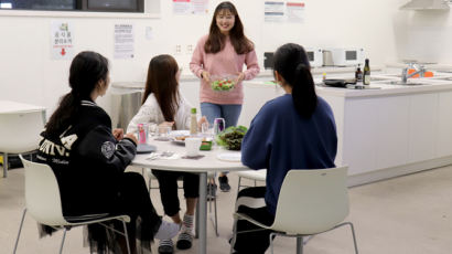 [2018 대학평가]외국학생 3900명 경희대, 4300명 기숙사 이화여대 약진 