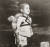 프란치스코 교황의 연하장에 실린 1945년 일본 나가사키의 ‘원폭 피해 소년’ 사진. [사진제공=교황청]
