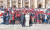 2016년 10월 바티칸에서 프란치스코 교황이 중국 장쑤성 쑤저우 교구의 쉬훙건 주교를 접견하고 중국 교인들과 기념 촬영했다. 중국 정부가 임명한 주교와 교황이 함께한 이례적인 만남이었다. [연합뉴스]