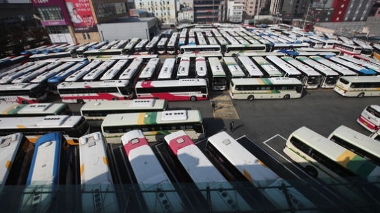 주 52시간이 불러온 경남 버스 파업 초읽기...밤샘 협상 예상