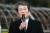 지난해 11월 서울 서초구 서울중앙지방법원 앞에서 열린 MB정부 문화예술계 블랙리스트 국가배상 기자회견에서 영화배우 문성근씨가 발언을 하고 있다.[뉴스1]