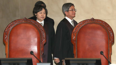 “김명수 앉히니 세상 달라져”…‘양심적 병역 판결’ 목소리 높이는 한국당