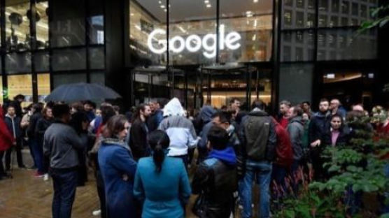 거리로 나온 전 세계 구글 직원들…‘직장 내 성추행’에 뿔났다 