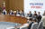 김성태 자유한국당 원내대표(왼쪽 넷째)가 2일 오전 국회에서 열린 원내대책회의에서 모두 발언을 하고 있다. 임현동 기자