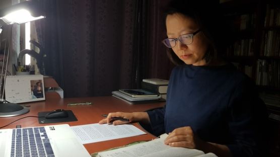 쑥탕 도박장서 검거한 중년여성이 열어준 소설가의 길