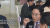 자유한국당 정유섭 의원이 지난 9월 남북정상회담 당시 이재용 삼성전자 부회장이 &#34;눈치를 보며 냉면을 먹는다&#34;며 증거로 제시한 영상. [사진 비디오머그 캡처]