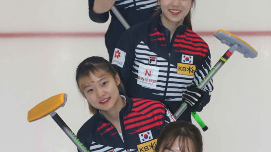 ‘제2의 팀킴’, 일본 후지사와 꺾고 아태선수권 금메달