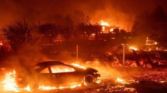화마 덮친 美캘리포니아주 사망자만 25명…“24시간이 고비”