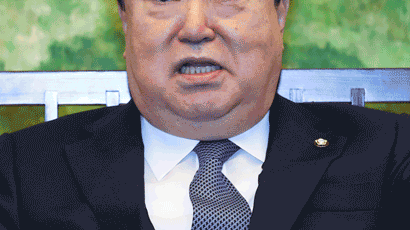 [포토사오정] 문희상 국회의장이 여야 3당 원내대표에게 '가래떡'을 대접한 이유 