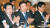 김영주 한국무역협회장(왼쪽)이 12일 오후 서울 삼성동 코엑스 인터컨티넨탈 다이아몬드홀에서 열린 ‘미국 중간선거 결과 평가 및 미·중 통상분쟁 전망 국제포럼’에서 내빈들 소개에 박수를 치고 있다. [뉴시스]