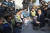 정의당 윤소하 원내대표(오른쪽)가 14일 오후 국회의사당 앞에서 집회중인 비정규직 그만쓰개 1100만 비정규직 공동투쟁단 대표들을 만나고 있다. [임현동 기자]