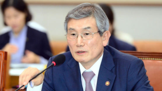 ‘재판개입 의혹’ 고영한 前대법관, 23일 피의자 신분 소환조사