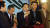 2003년 1월 25일 한나라당 미래연대 소속 김용학·원희룡 의원(왼쪽부터)과 회원들이 여의도 당사에서 지도부 사퇴와 관련한 합숙토론에 앞서 기자들의 질문에 답변하고 있다.