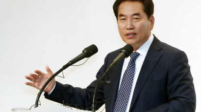 ‘선거법 위반 혐의’ 백군기 용인시장, 재판 넘겨져