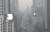 미세먼지 농도가 &#39;나쁨&#39; 수준을 보인 26일 서울 종로구 일대의 공간이 희뿌옇다. [뉴시스]