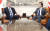 이도훈 한반도평화교섭본부장(오른쪽)과 스티븐 비건 미국 대북특별대표가 지난달 29일 오전 서울 종로구 외교부 청사에서 면담을 하고 있는 모습. 