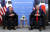  문재인 대통령이 30일 오후(현지시간) 아르헨티나 부에노스아이레스 코스타 살게로 센터에서 도널드 트럼프 미국 대통령을 만나 얘기를 나누고 있다. 청와대 사진기자단