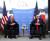 문재인 대통령이 30일 오후(현지시간) 아르헨티나 부에노스아이레스 코스타 살게로 센터에서 도널드 트럼프 미국 대통령을 만나 얘기를 나누고 있다. 청와대 사진기자단