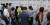 지난 9월 부산 해운대구 벡스코에서 열린 &#39;60(60세 이상) 시니어 일자리 한마당&#39;에서 구직을 원하는 노인들이 채용 정보를 살펴보고 있다.[중앙포토]