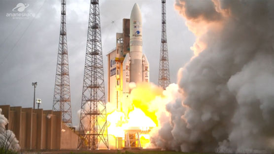 '위성 독립' 첫 국산 기술 정지궤도 위성 천리안2A호, 발사 성공