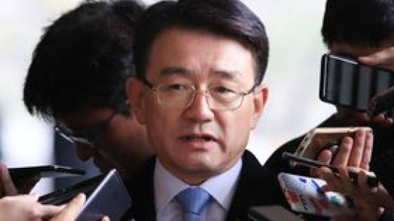 [속보] 세월호 유족 불법사찰 의혹…이재수 전 기무사령관 투신
