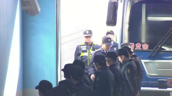 [속보] '불법사찰' 혐의 우병우, 1심 징역 1년 6개월… 총 형량 4년