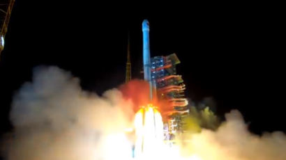 중국의 우주야심…아무도 못가본 달 뒷면 탐사선 쐈다