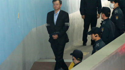 '불법사찰' 우병우 전 수석, 1심 징역 1년 6개월에 불복해 항소