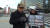 지난 10일 1인 시위를 벌인 물망초 재단 박선영 이사장(오른쪽)과 정규재 기자. [사진 팬앤드마이크]